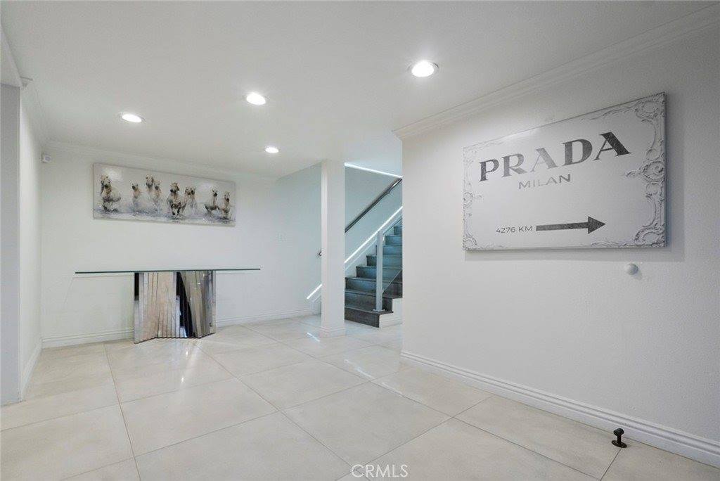 3381 Oakmont View, Glendale, CA 91208