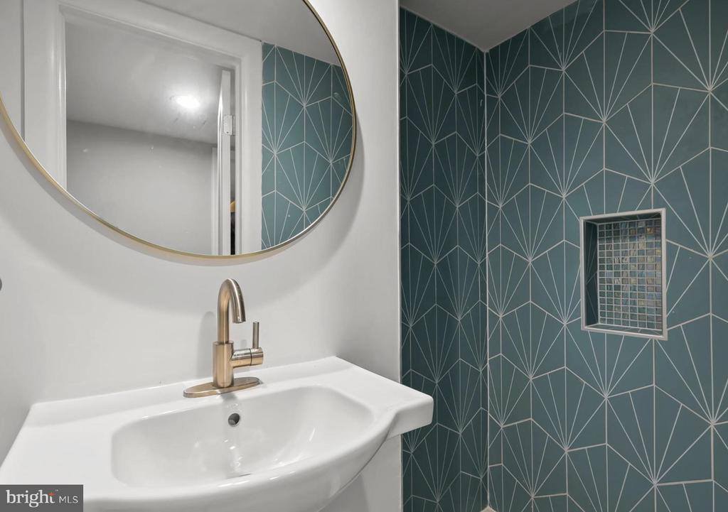 1262 Halstead Road, Parkville, MD 21234