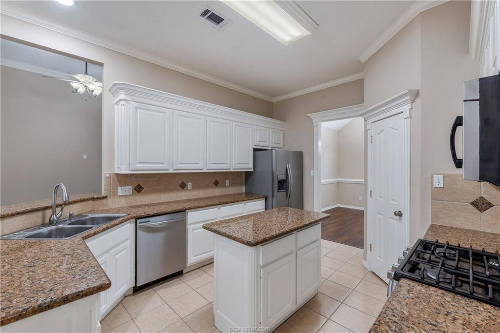 305 Stoney Hills Court, College Station, TX 77845