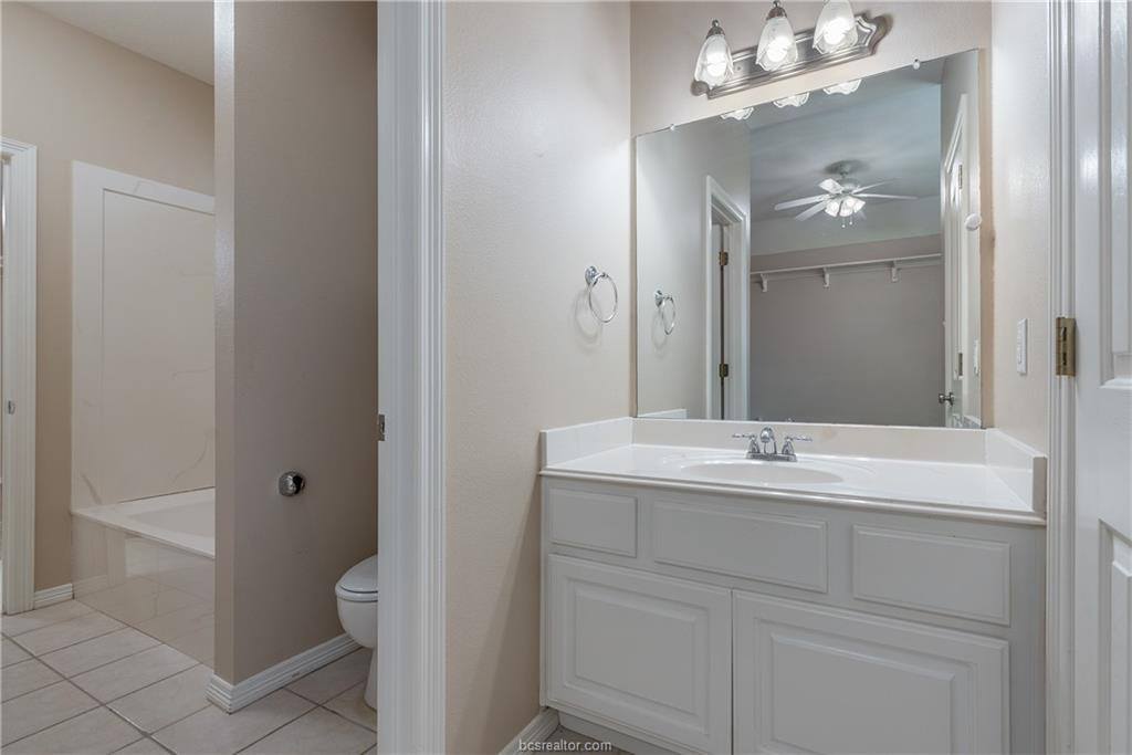 305 Stoney Hills Court, College Station, TX 77845