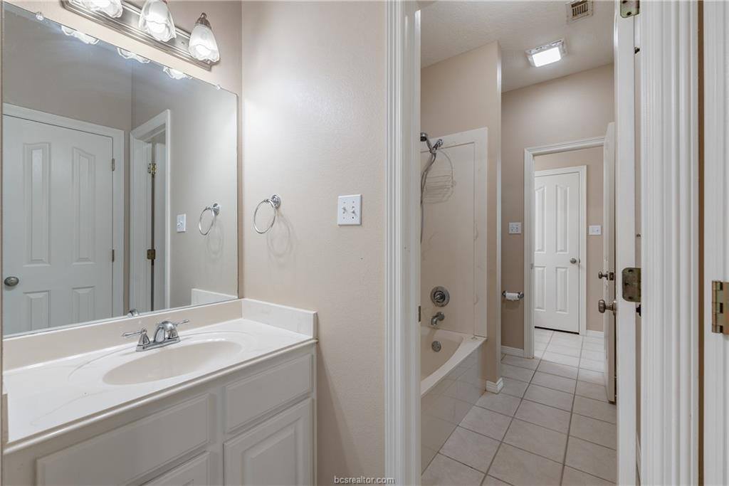 305 Stoney Hills Court, College Station, TX 77845