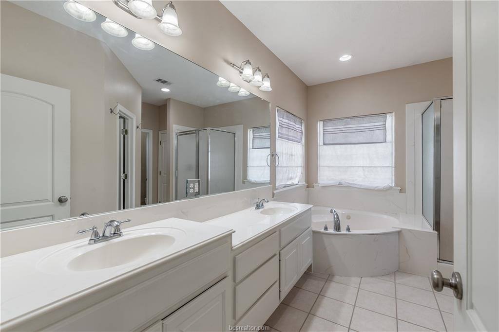 305 Stoney Hills Court, College Station, TX 77845
