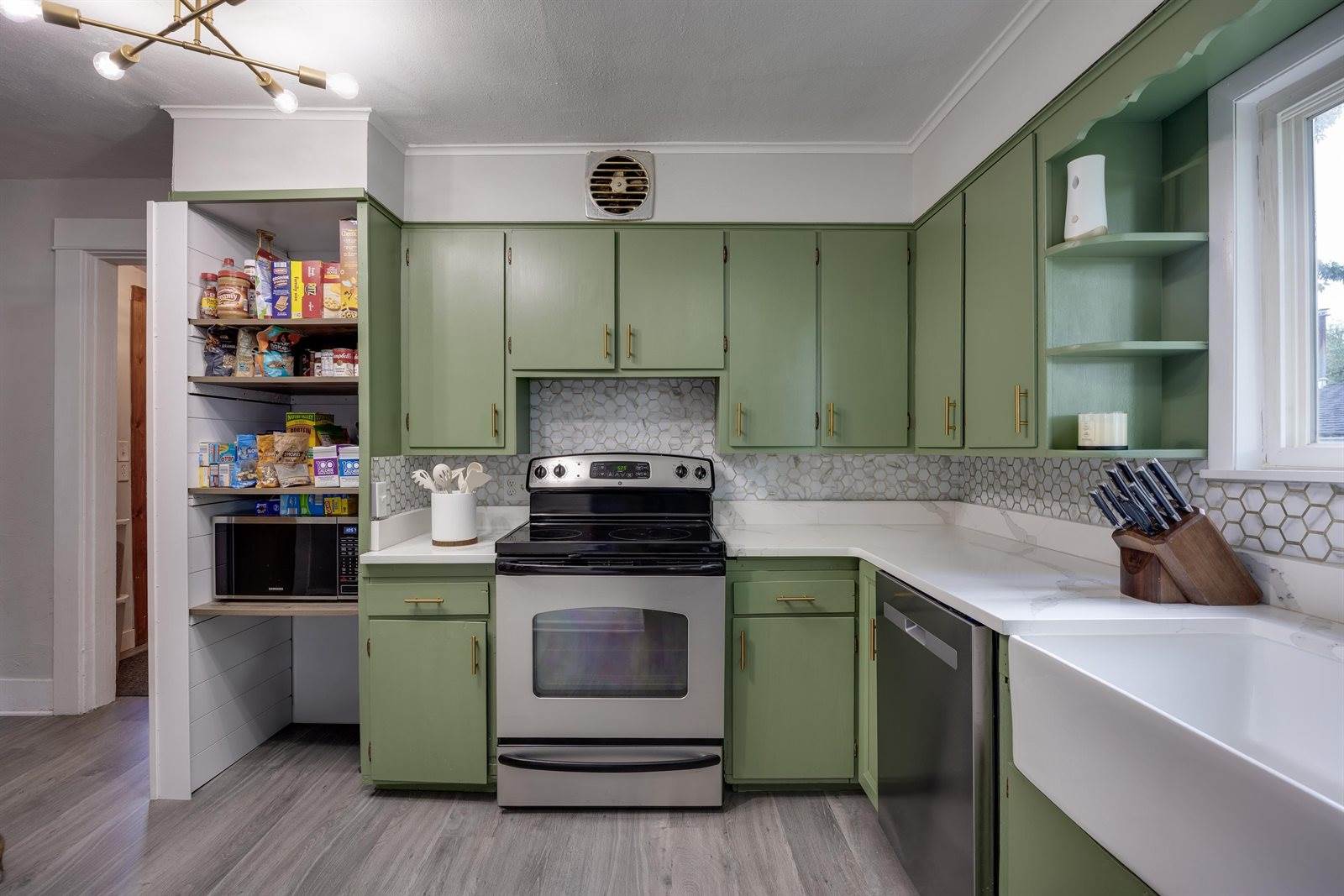 1208 23rd, Monroe, WI 53566