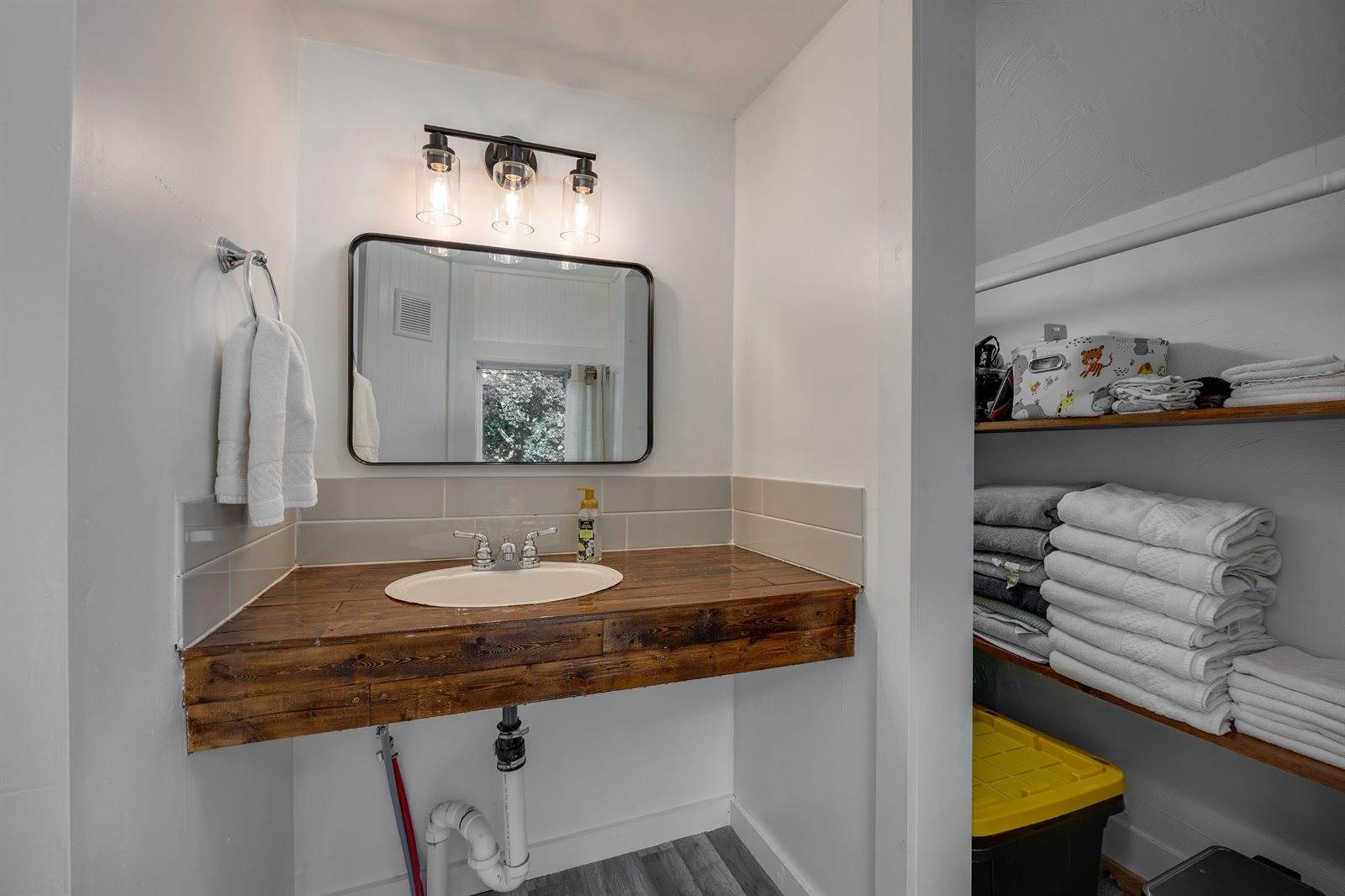 1208 23rd, Monroe, WI 53566