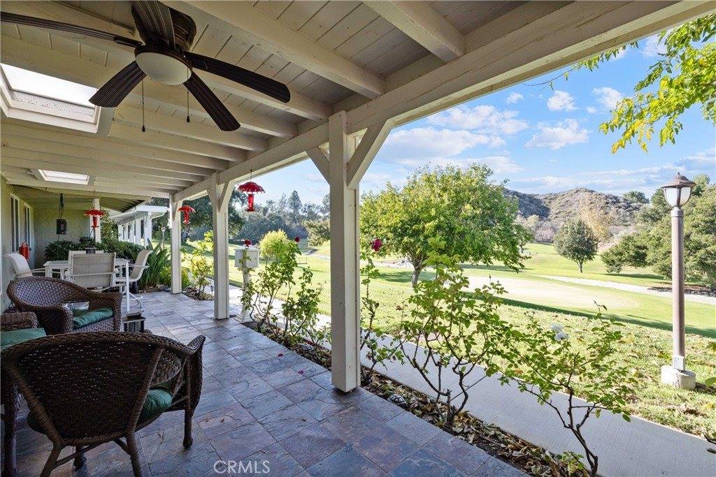 19211 Avenue Of The Oaks, Newhall, CA 91321