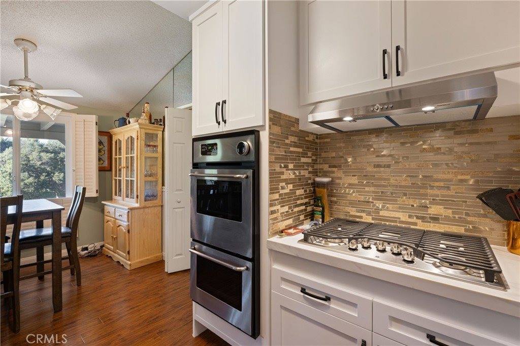 19211 Avenue Of The Oaks, Newhall, CA 91321