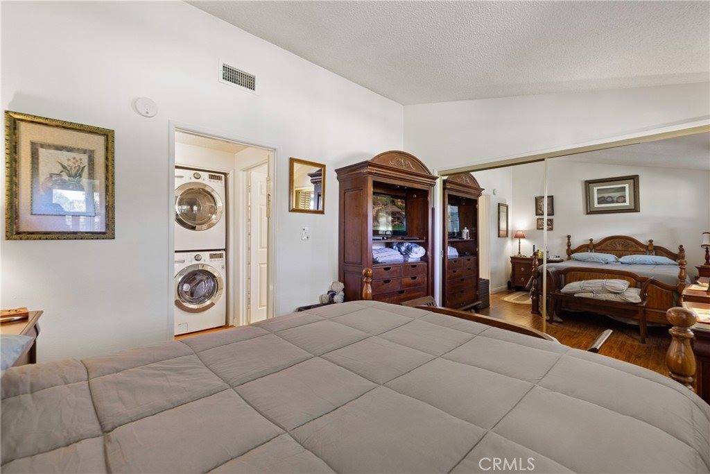 19211 Avenue Of The Oaks, Newhall, CA 91321
