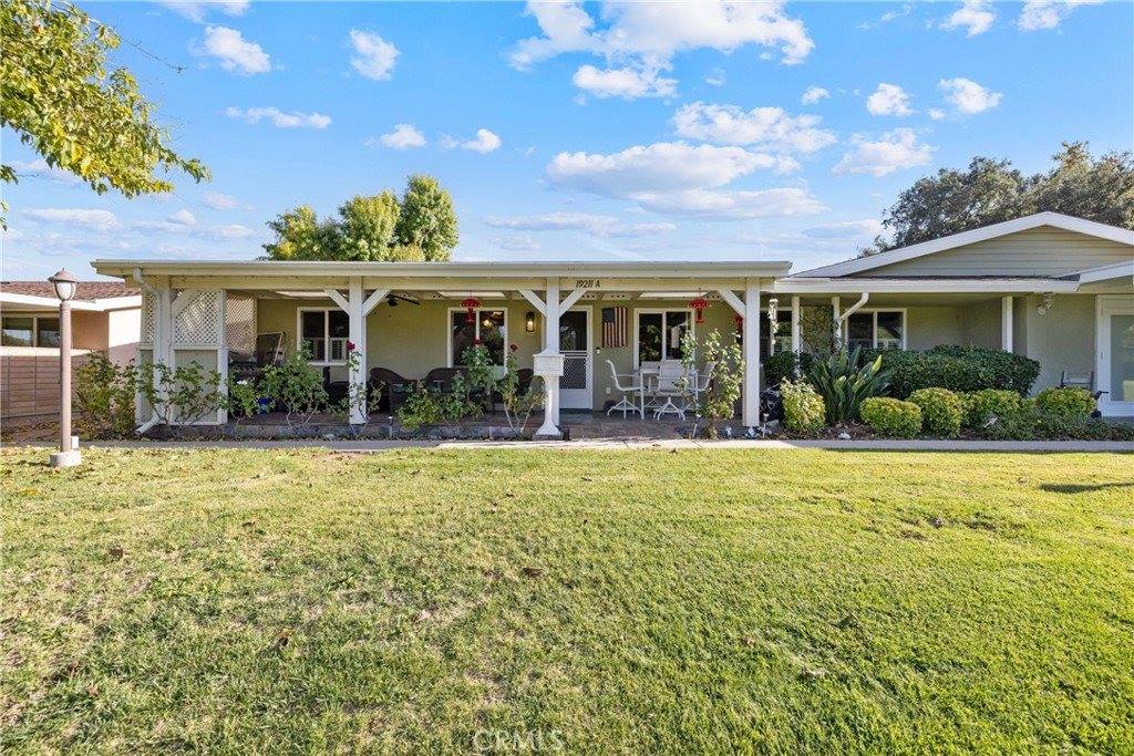 19211 Avenue Of The Oaks, Newhall, CA 91321