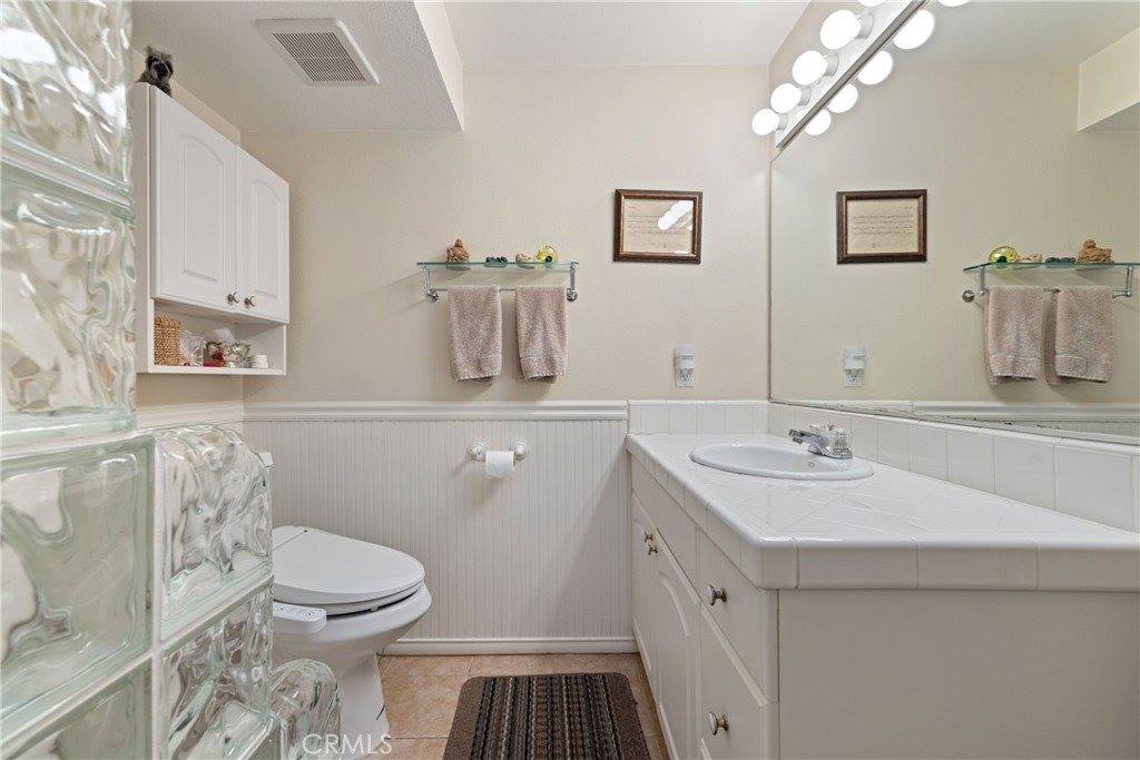 19211 Avenue Of The Oaks, Newhall, CA 91321