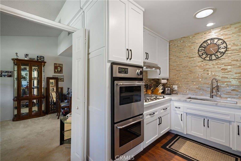 19211 Avenue Of The Oaks, Newhall, CA 91321