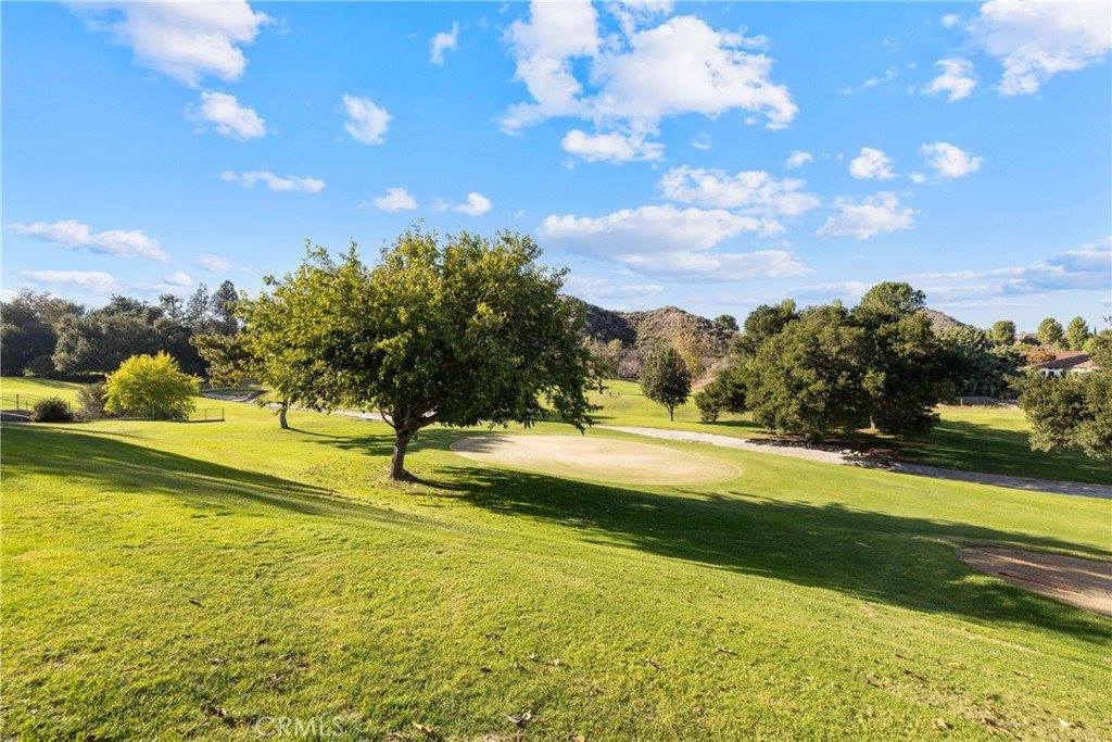 19211 Avenue Of The Oaks, Newhall, CA 91321