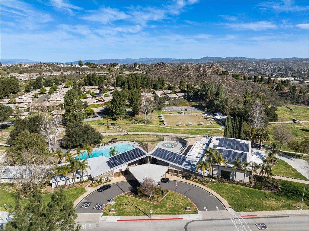 19211 Avenue Of The Oaks, Newhall, CA 91321