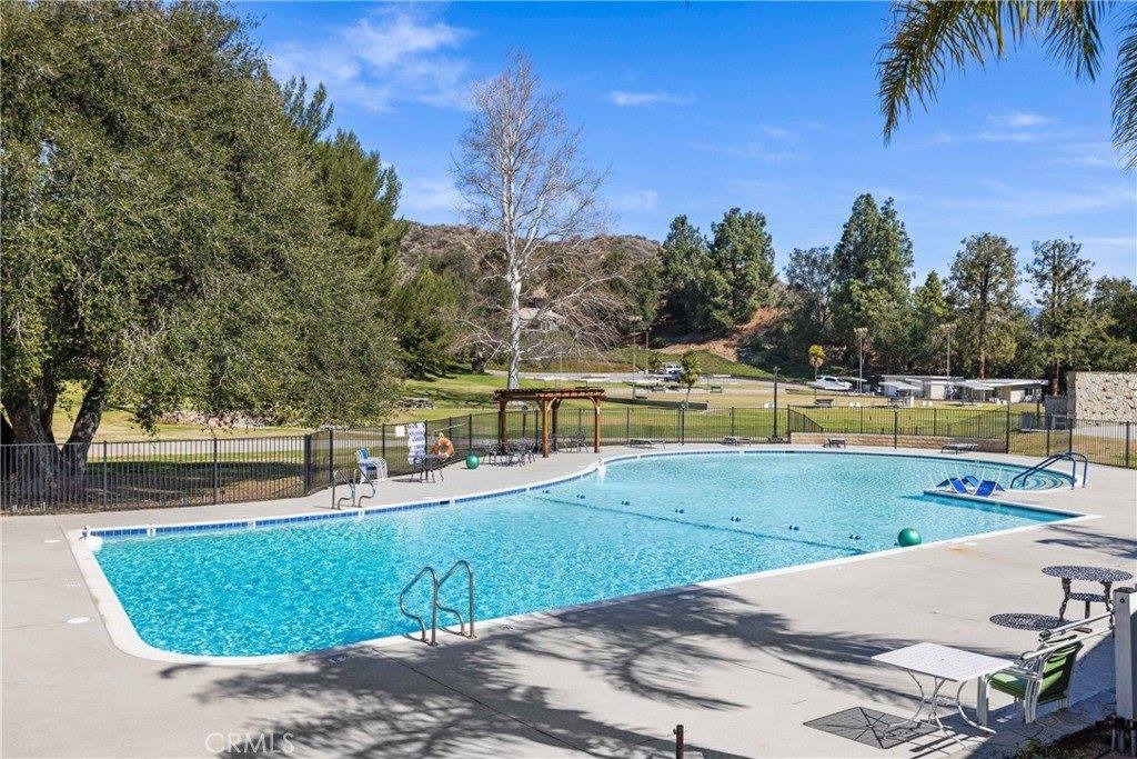 19211 Avenue Of The Oaks, Newhall, CA 91321