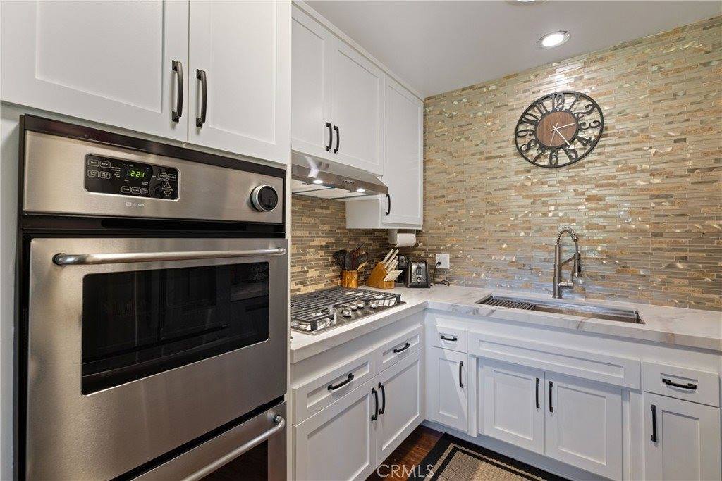 19211 Avenue Of The Oaks, Newhall, CA 91321