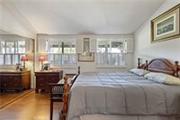19211 Avenue Of The Oaks, Newhall, CA 91321