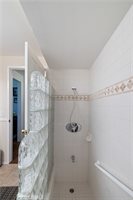 19211 Avenue Of The Oaks, Newhall, CA 91321