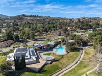 19211 Avenue Of The Oaks, Newhall, CA 91321