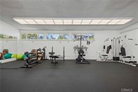 19211 Avenue Of The Oaks, Newhall, CA 91321