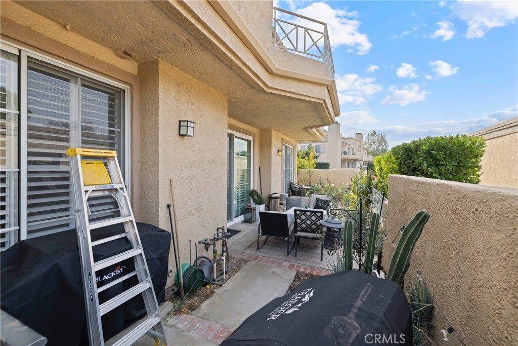 23625 Del Monte, Valencia, CA 91355