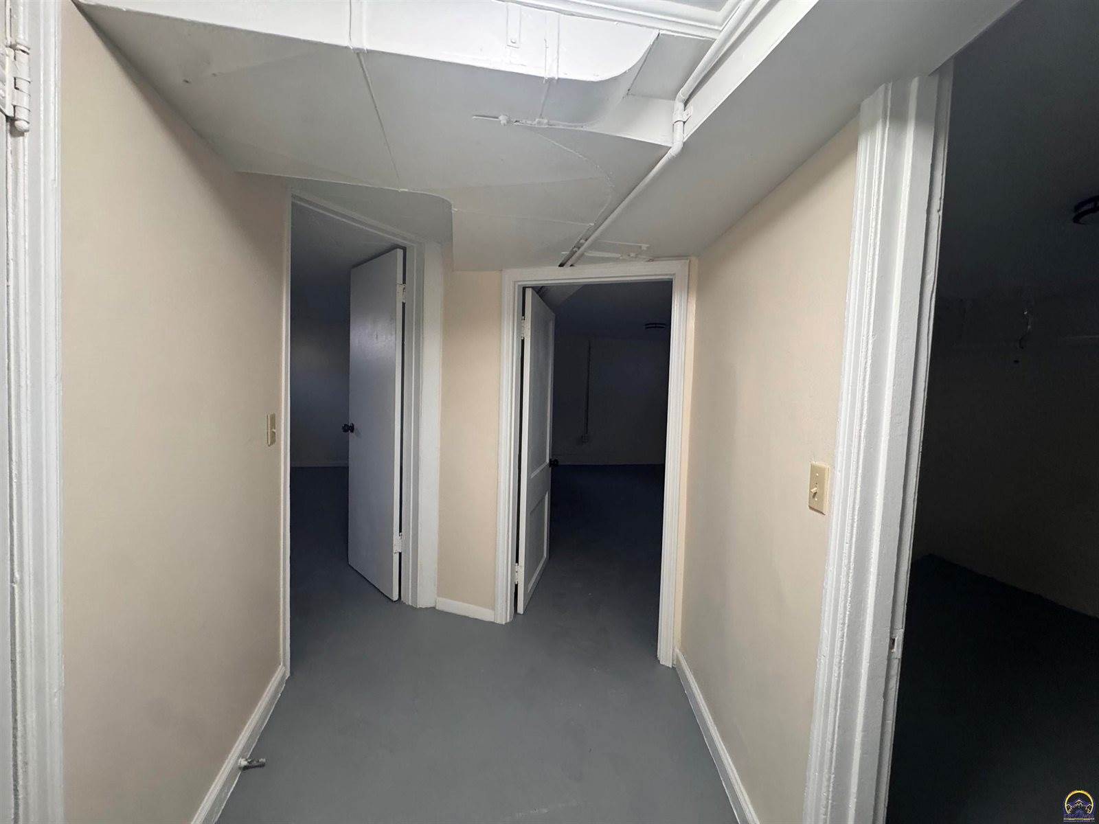 301 SW Western AVE, Topeka, KS 66606