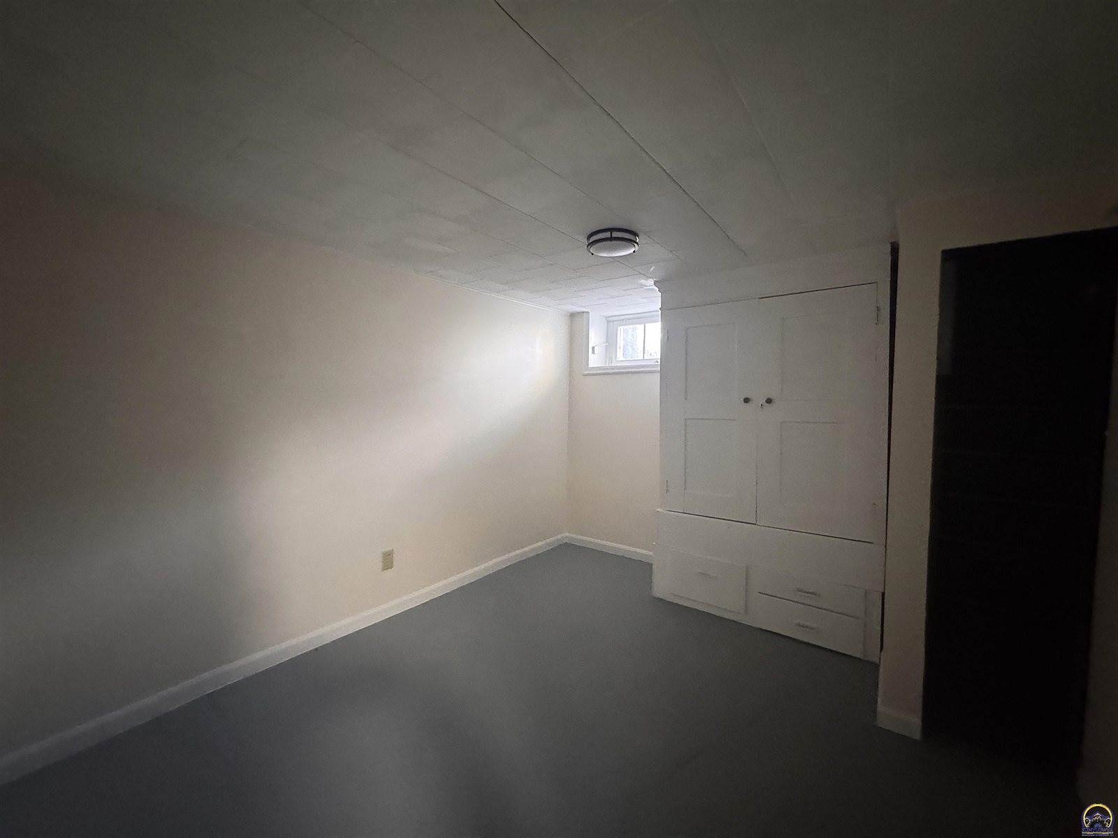 301 SW Western AVE, Topeka, KS 66606