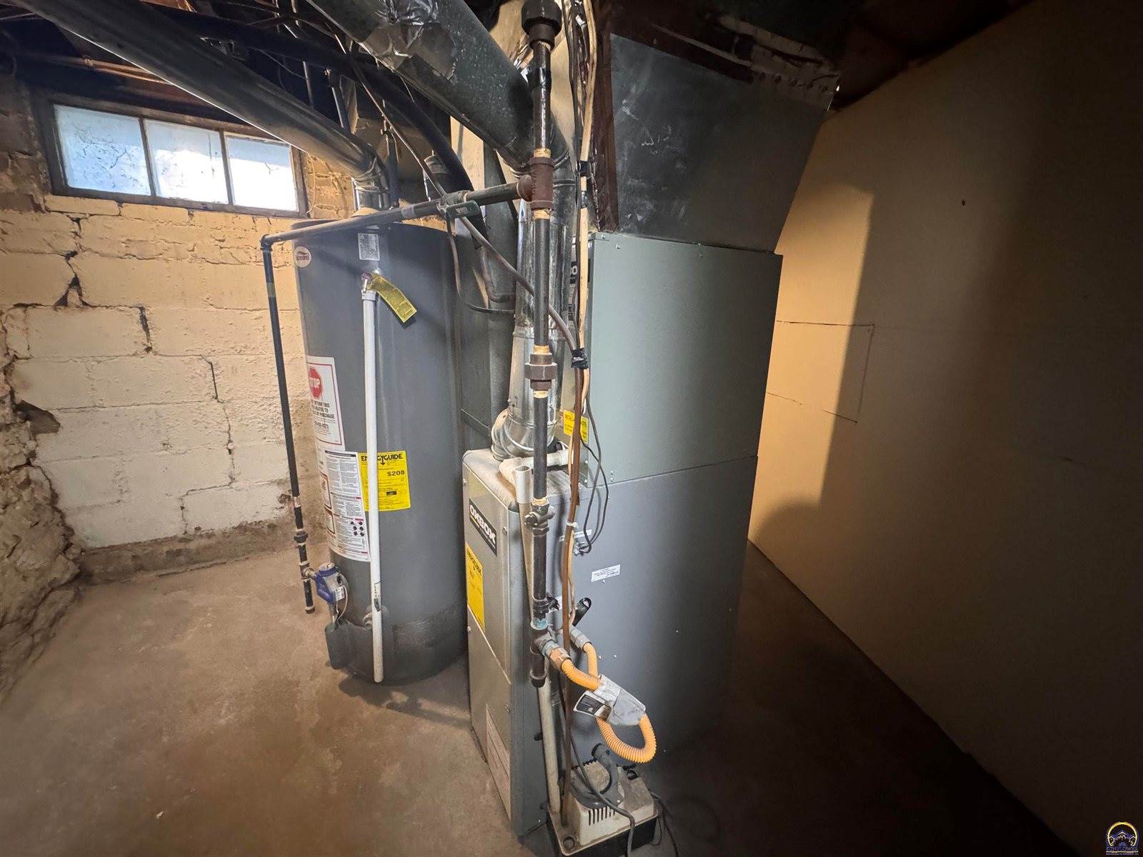 301 SW Western AVE, Topeka, KS 66606