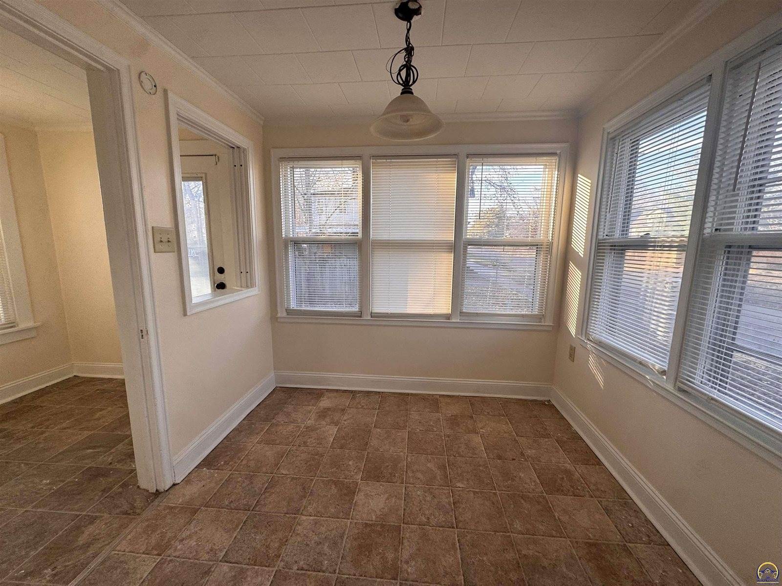 301 SW Western AVE, Topeka, KS 66606