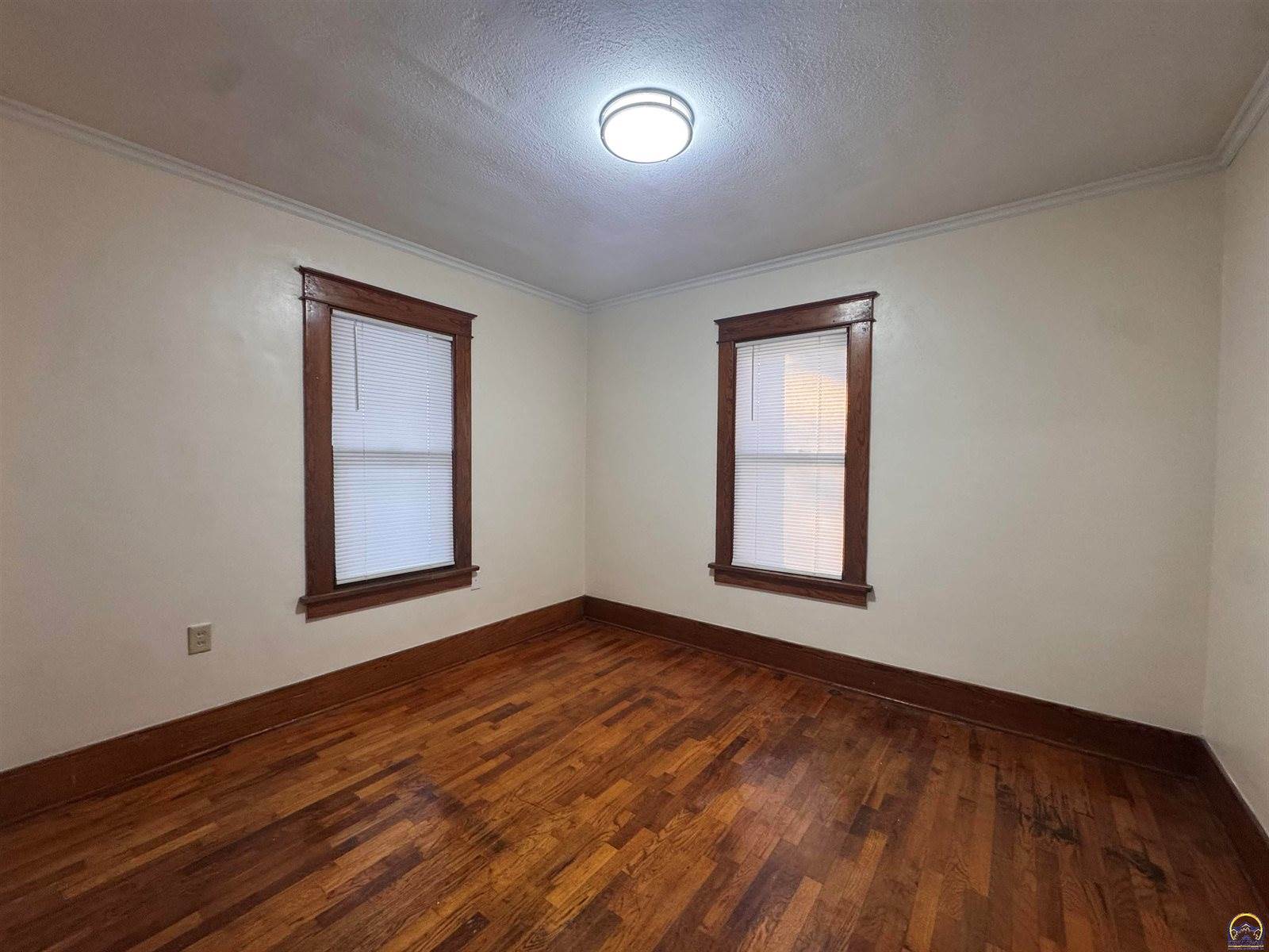 301 SW Western AVE, Topeka, KS 66606