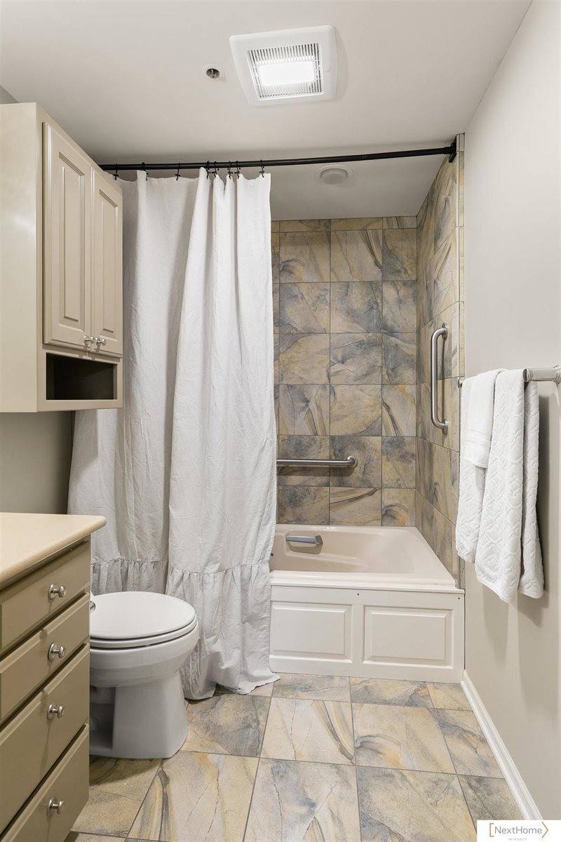 128 North 13Th Street, Lincoln, NE 68508