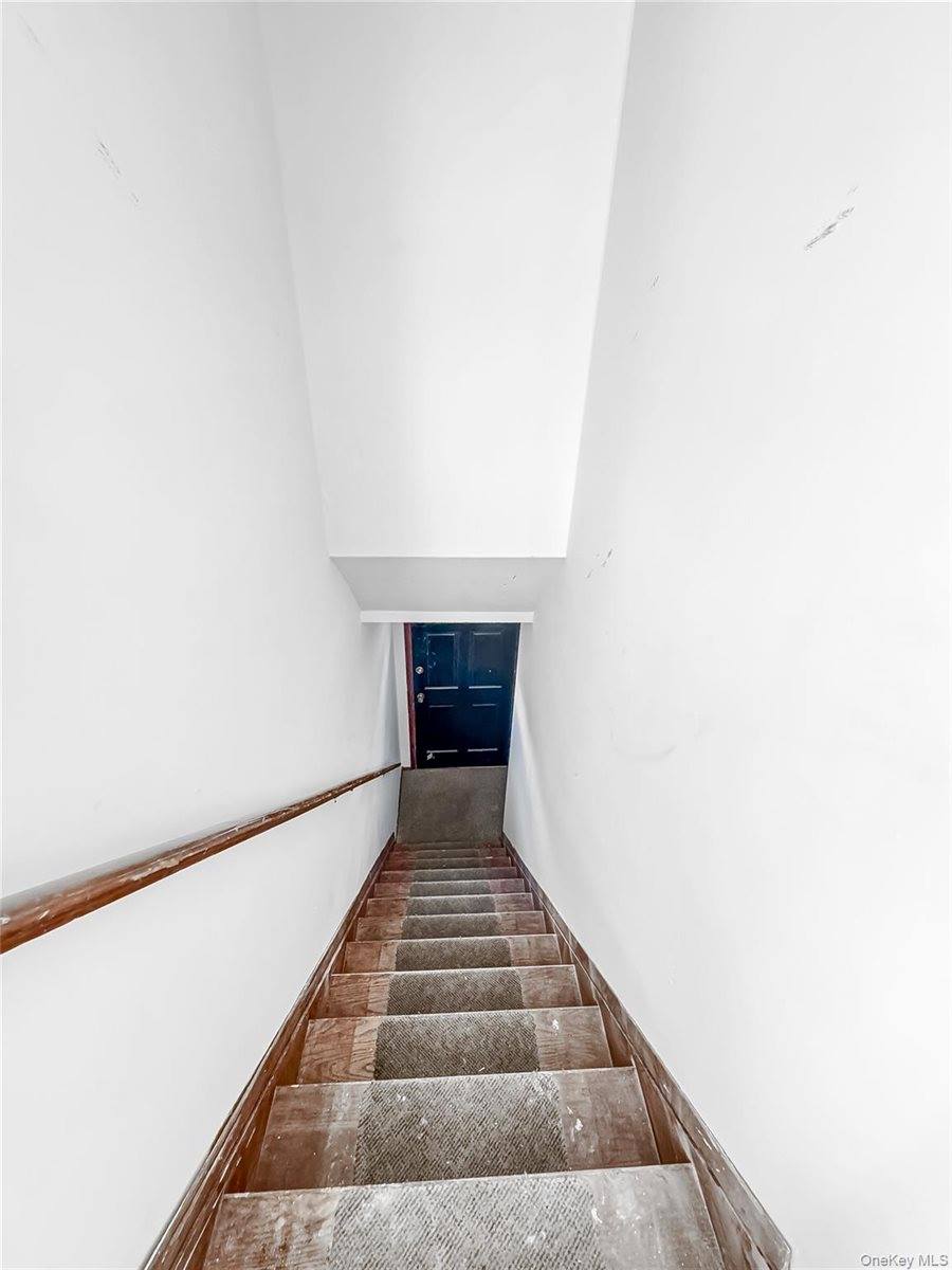 32 Sterling Drive, Brookhaven, NY 11755