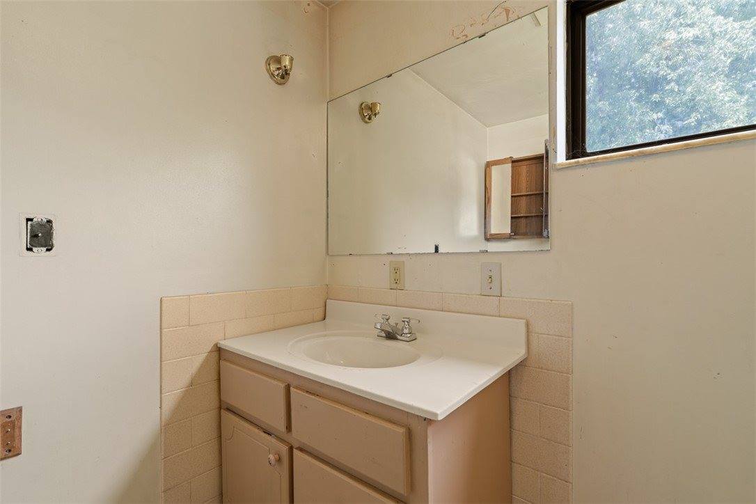 1113-1115 Stieren Ave, Brackenridge, PA 15014