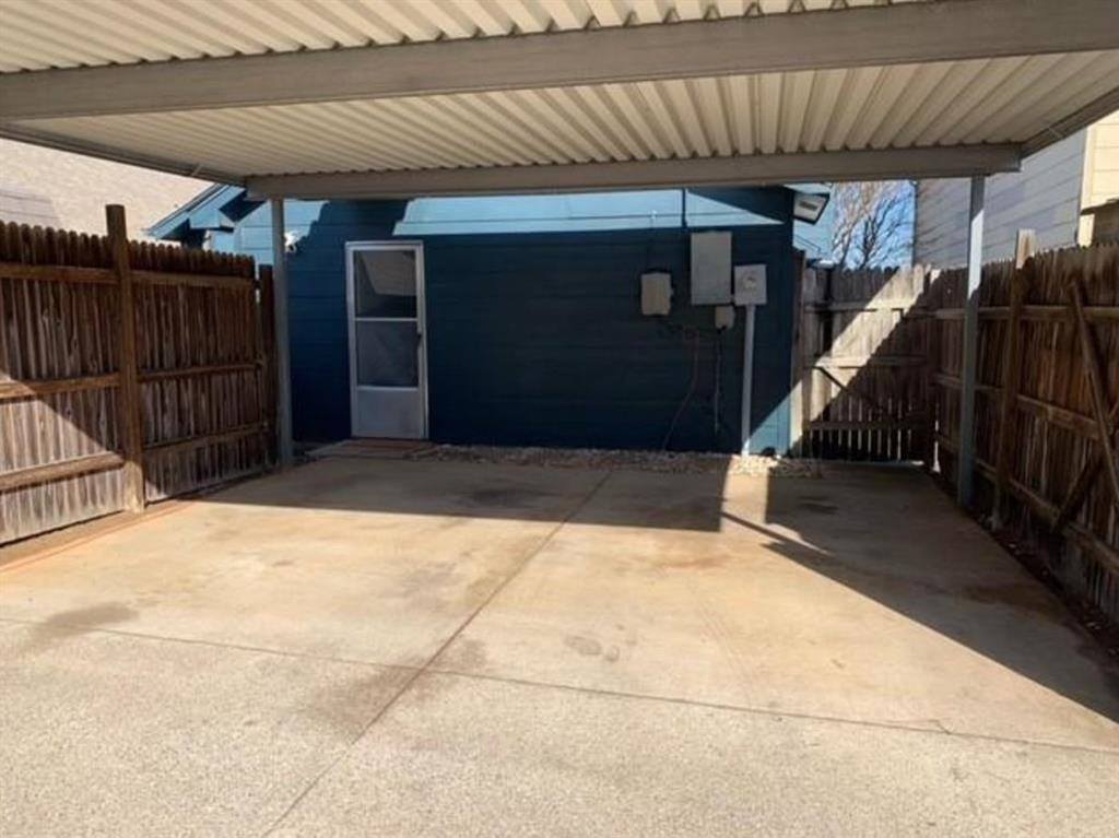 1322 Maplewood Drive, Lewisville, TX 75067