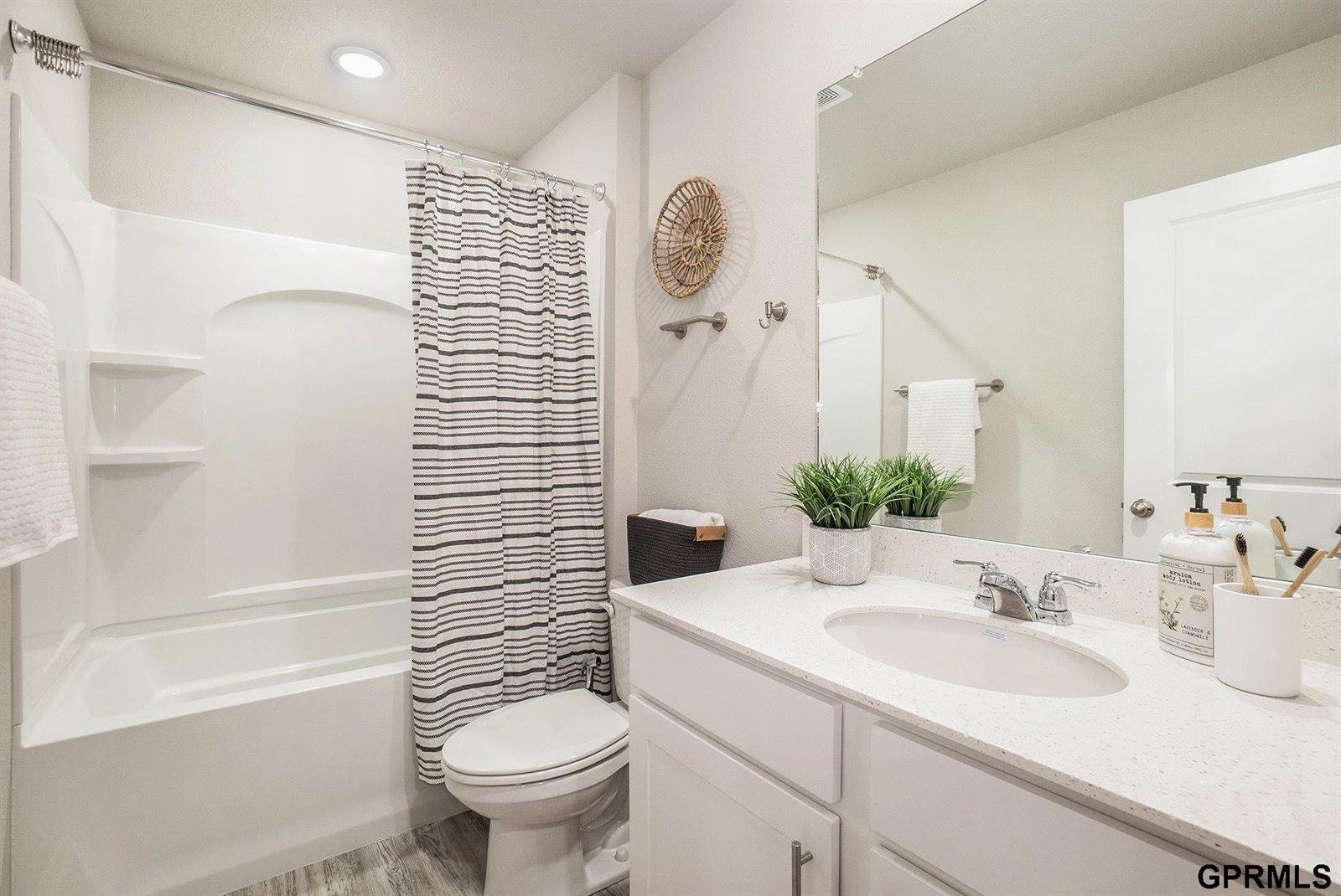 10816 South 177Th Street, Omaha, NE 68136