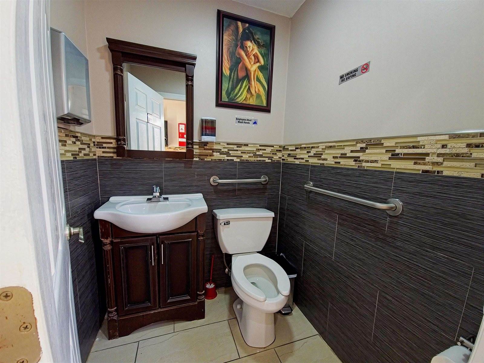 6040 Bergenline Ave, West New York, NJ 07093