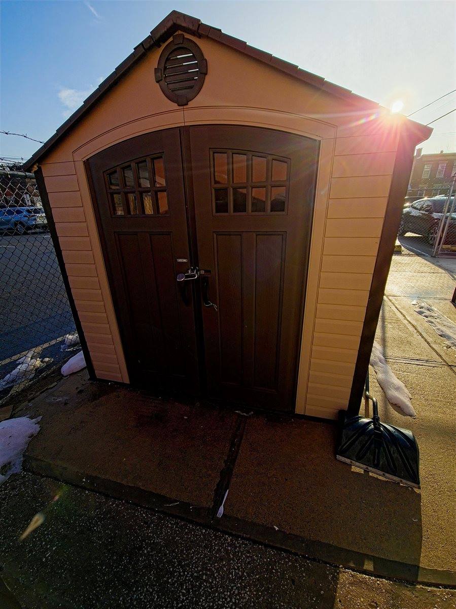 6040 Bergenline Ave, West New York, NJ 07093