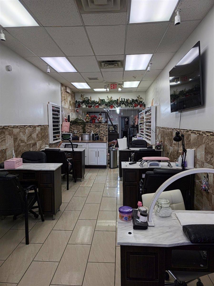 6040 Bergenline Ave, West New York, NJ 07093