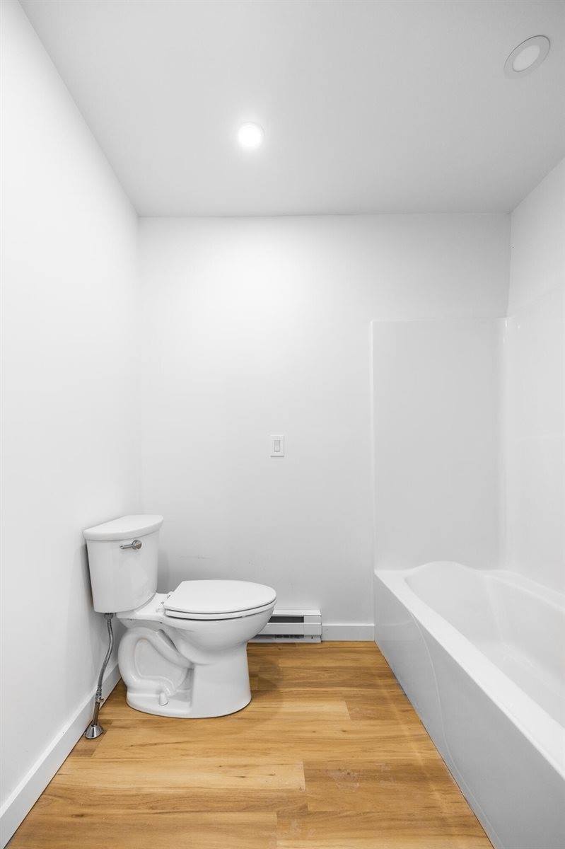 2 Highland Avenue, Bangor, ME 04401