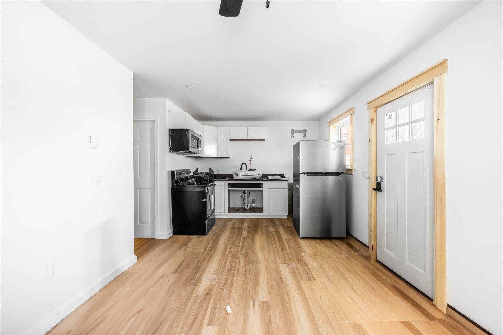 2 Highland Avenue, Bangor, ME 04401