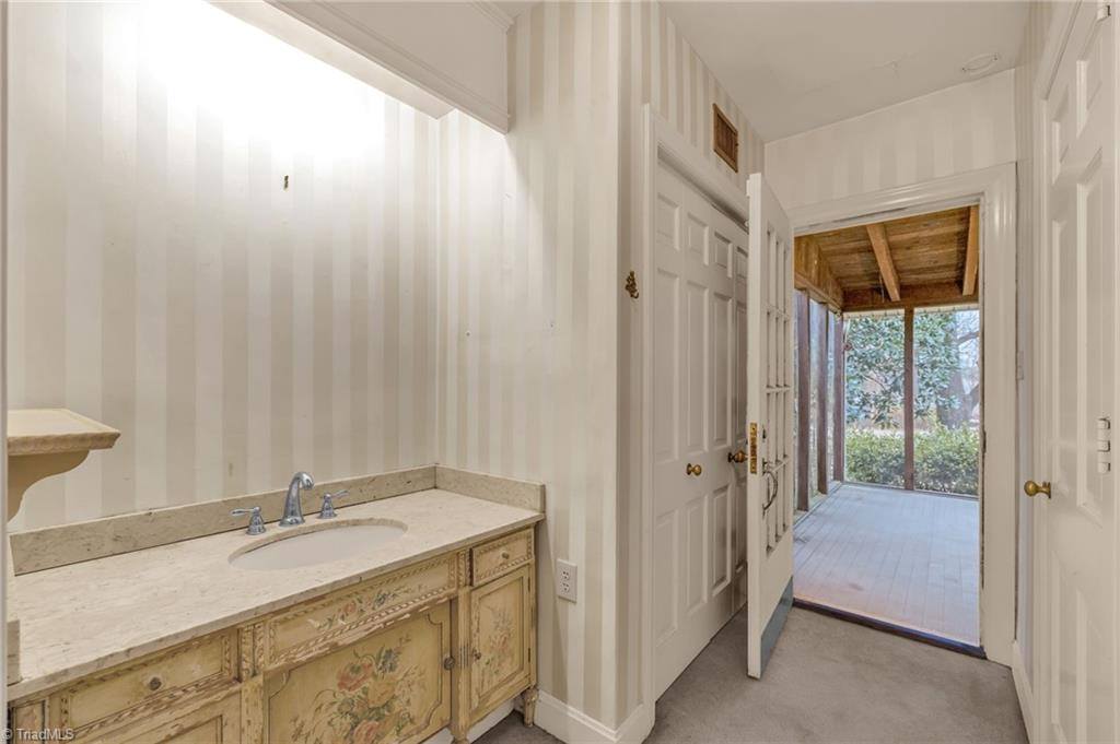 505 Salisbury Street, Kernersville, NC 27284