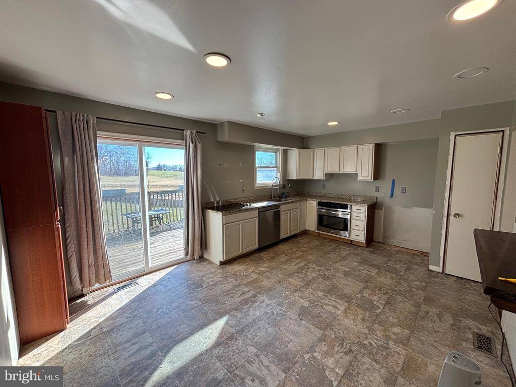 10 Starboard Court, Taneytown, MD 21787