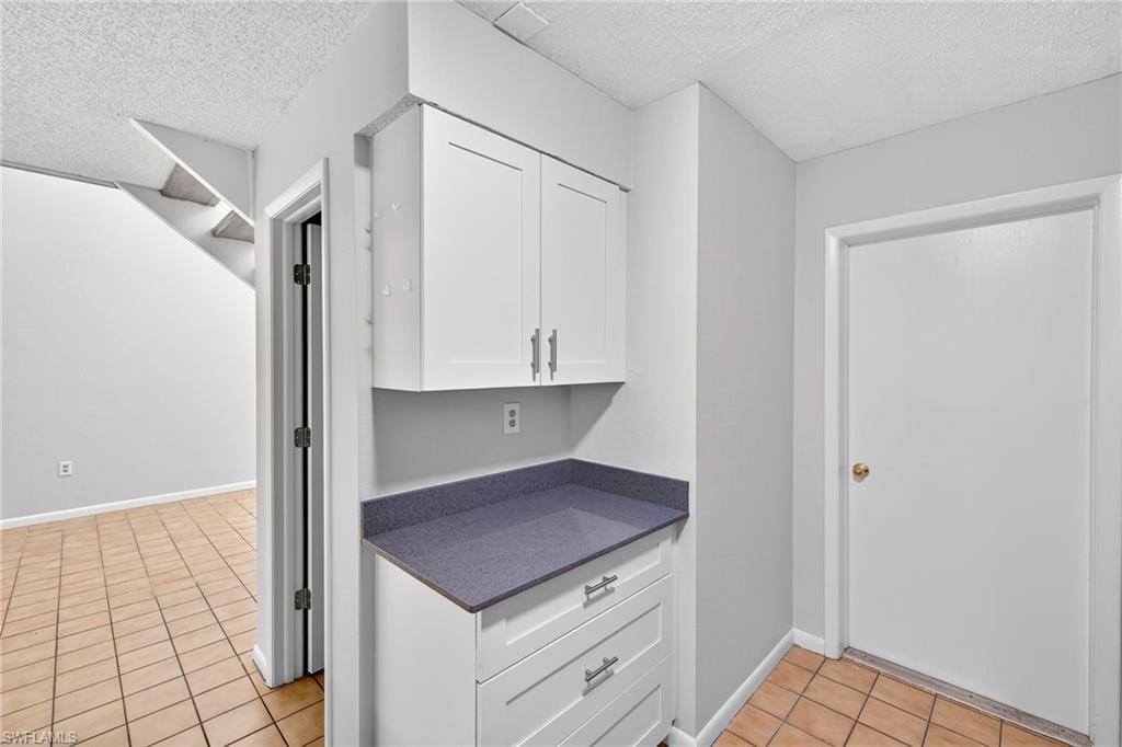 11653 Pointe Circle Dr, Fort Myers, FL 33908