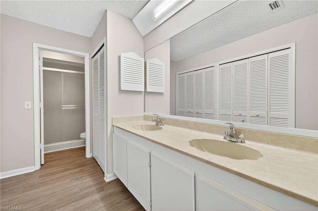 11653 Pointe Circle Dr, Fort Myers, FL 33908