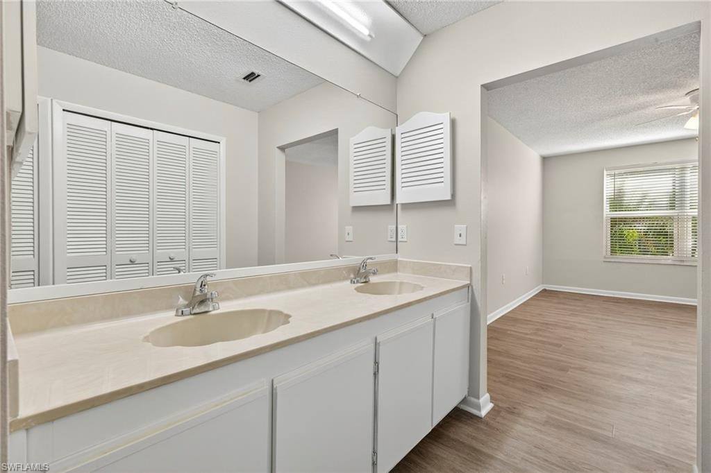 11653 Pointe Circle Dr, Fort Myers, FL 33908