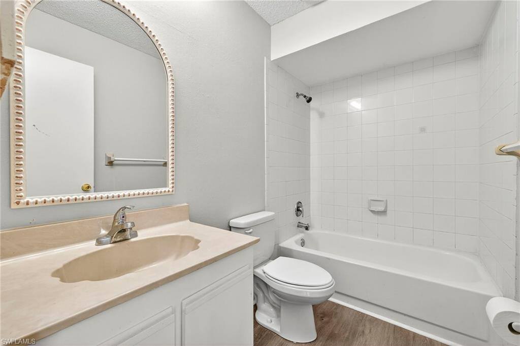 11653 Pointe Circle Dr, Fort Myers, FL 33908