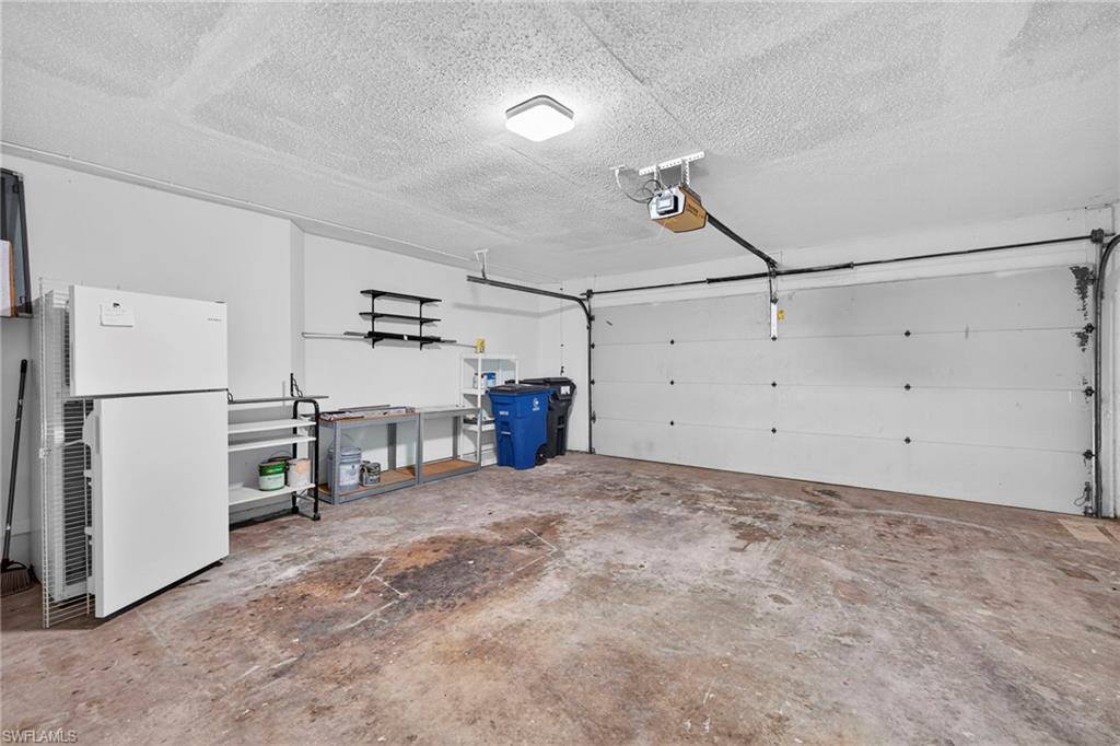 11653 Pointe Circle Dr, Fort Myers, FL 33908