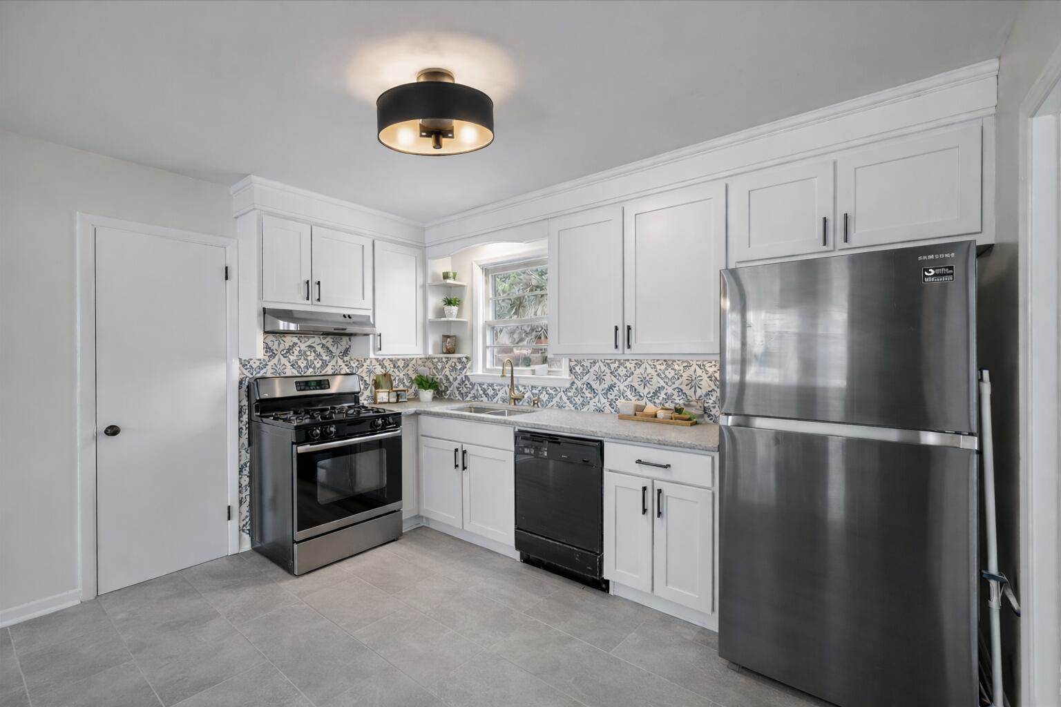 2213 Pinehurst Avenue, Charleston, SC 29414