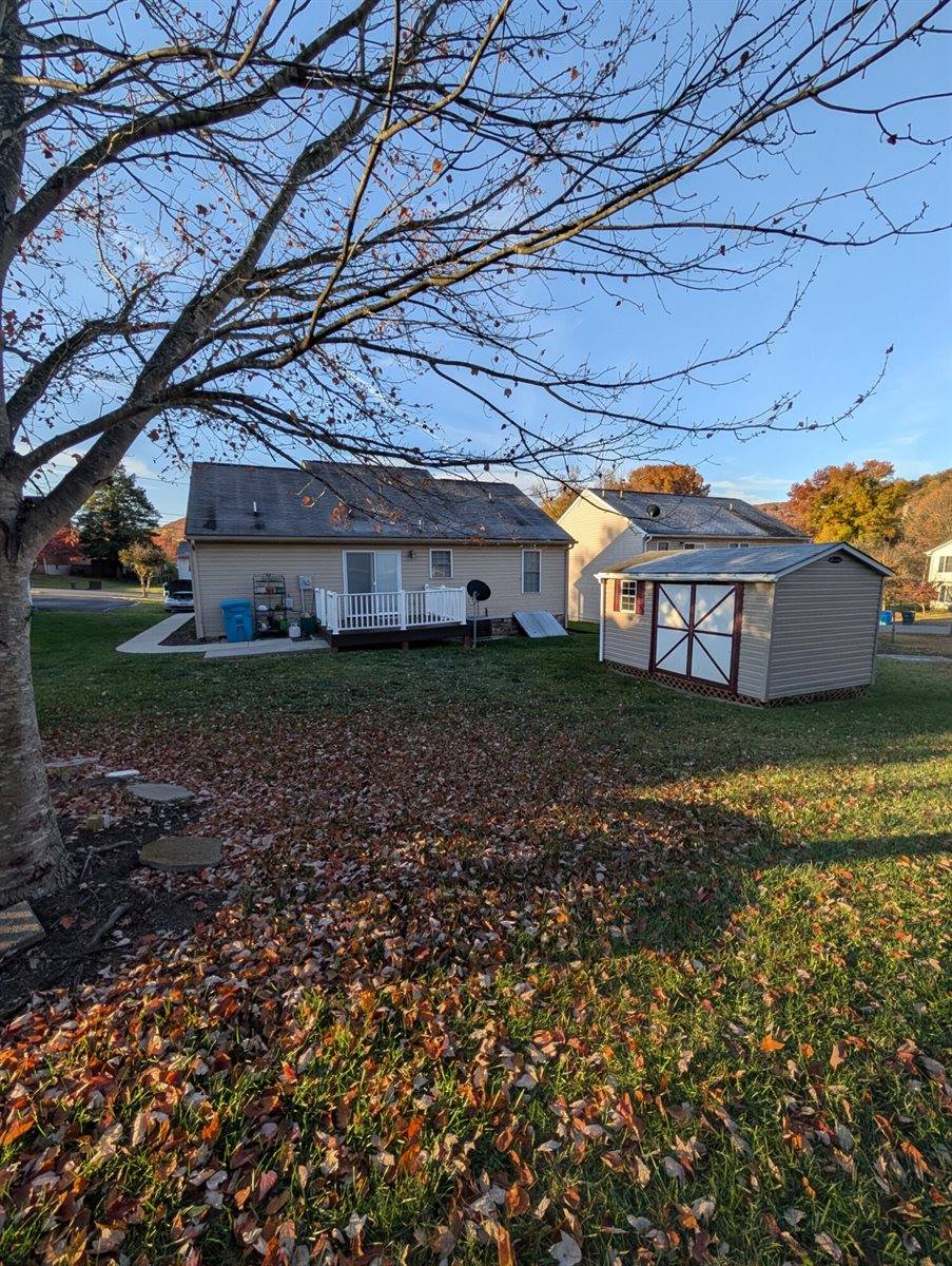 1126 Gearhart Rd SE, Roanoke, VA 24014