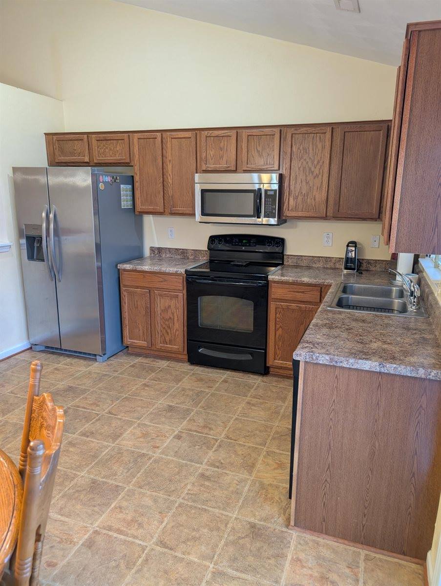 1126 Gearhart Rd SE, Roanoke, VA 24014