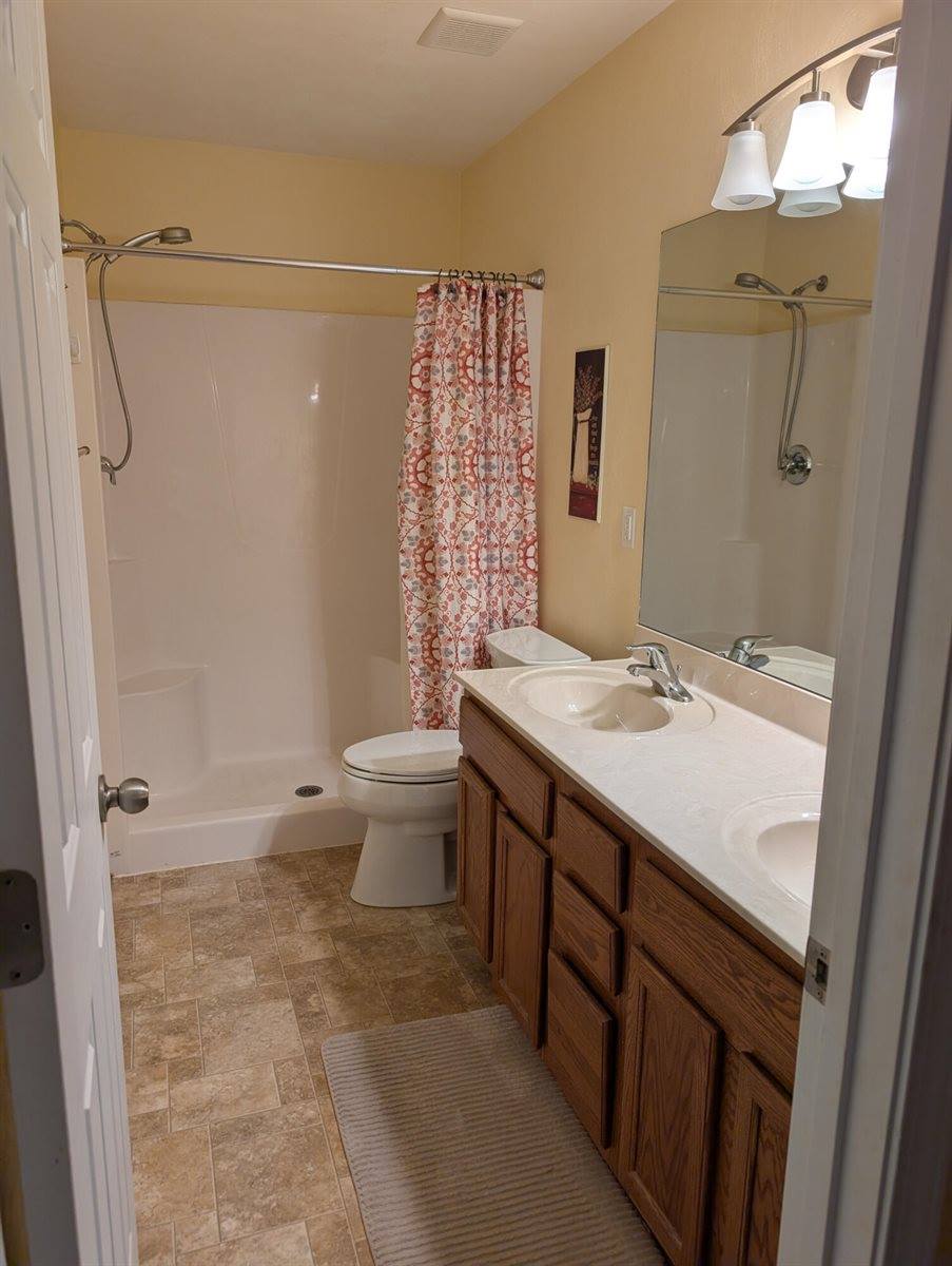 1126 Gearhart Rd SE, Roanoke, VA 24014