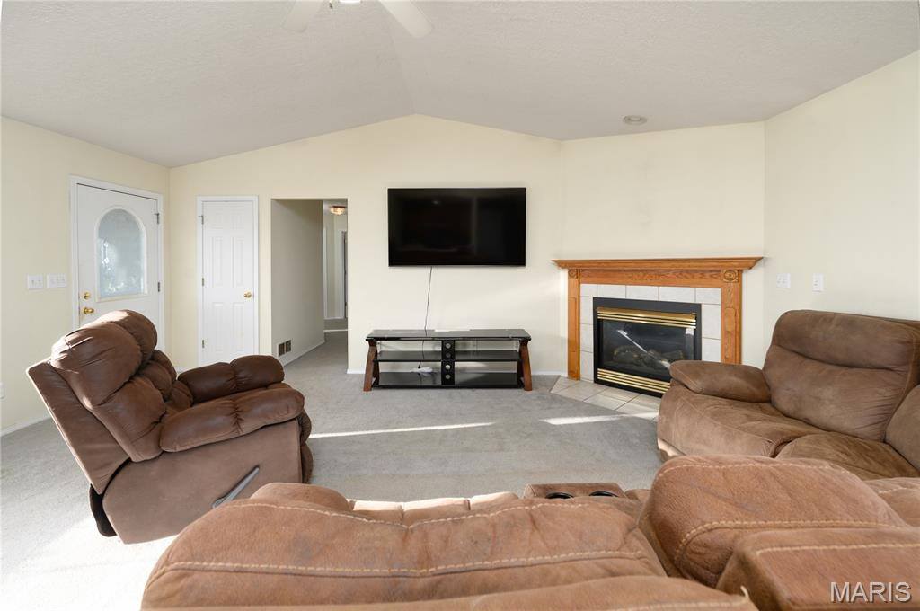 16855 Lensman Road, Saint Robert, MO 65584